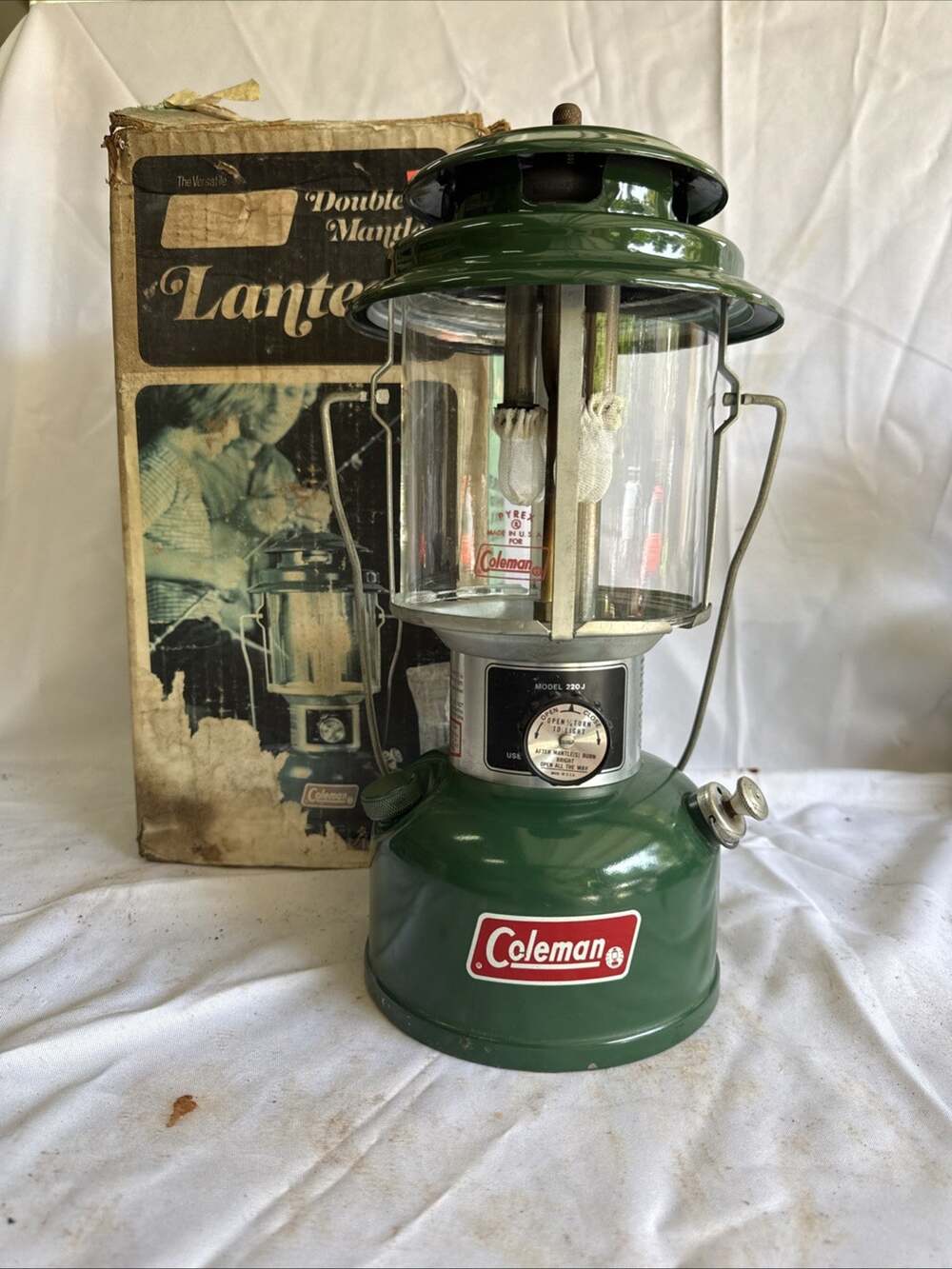 Coleman Lantern 220J Double Mantle - 11/76 W/ Original Box Tested And Working.